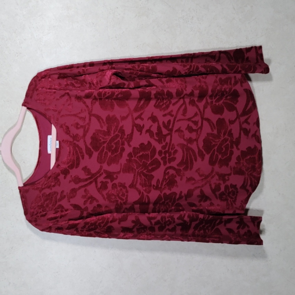 H171 Sundance burgundy floral flocked L/S knit top M
